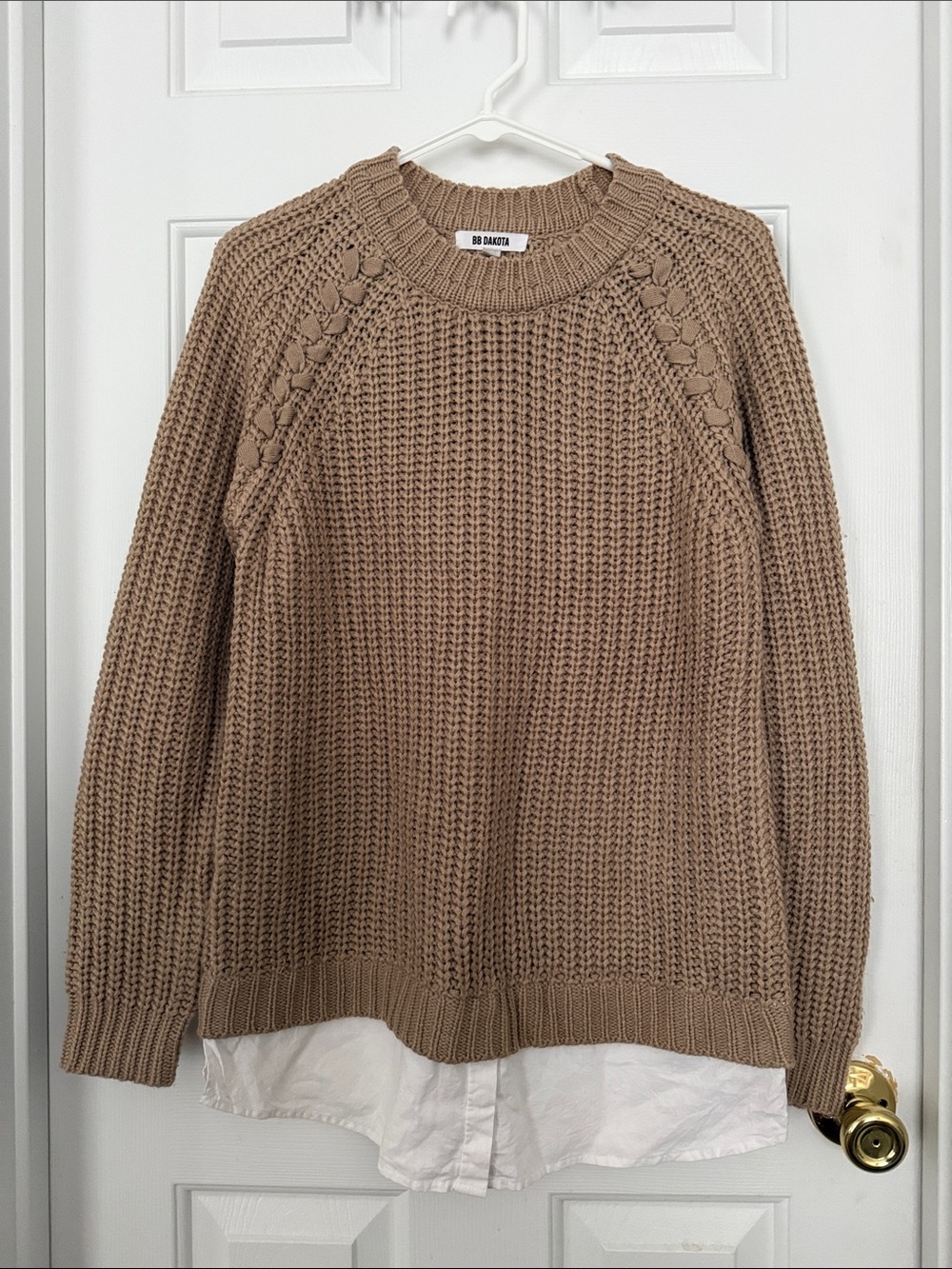 BB Dakota Women’s Tan Crewneck Cable Knit Sweater with Built-in Shirt Size M